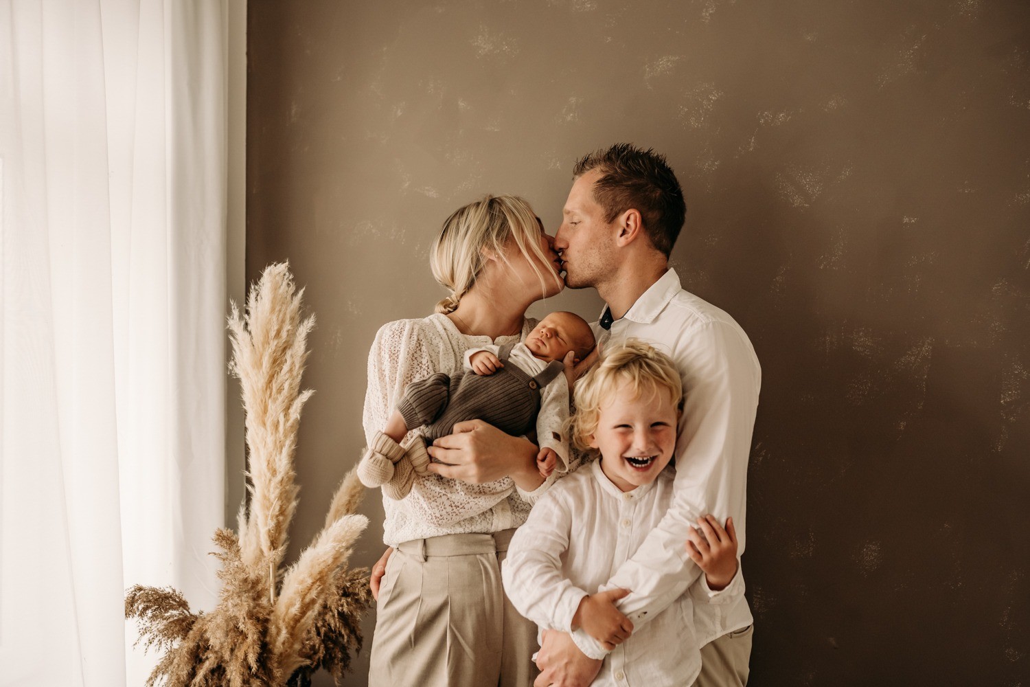 Jasmin Gorpe Fotograf - Wunstorf Neustadt Hannover Nienburg Steinhude Deister Barsinghausen - Babybauch Neugeborene Kinder Familie Fotografie